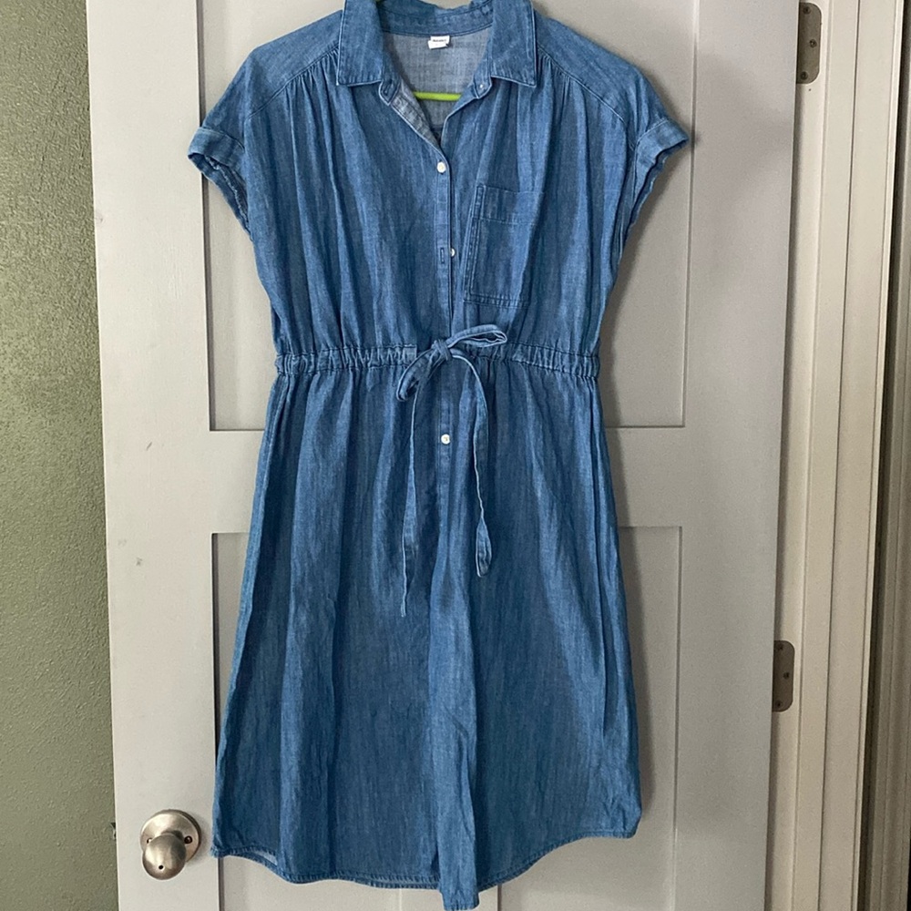Old Navy Chambray Maternity Dress